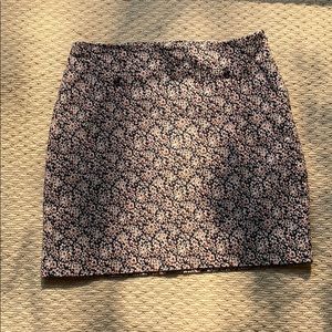 Floral mini skirt with front buttons